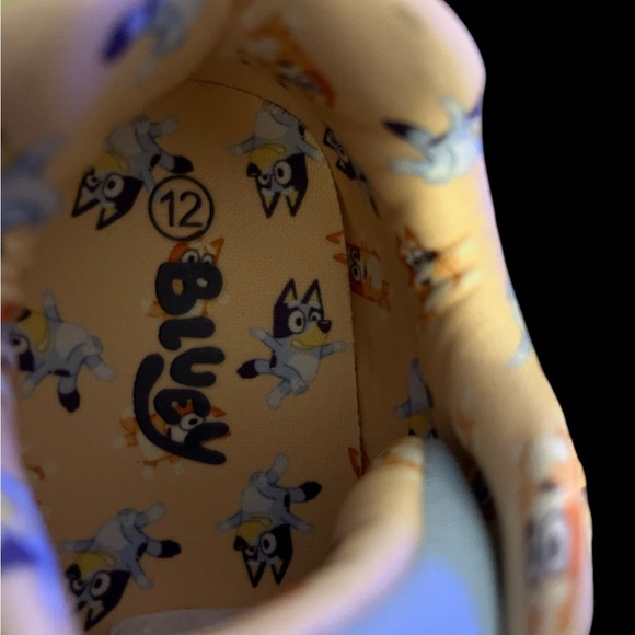 ONLY 2 Pair Left ‼️IT’S BLUEY! NWT Toddler Bluey Light Up Shoes - Picture 5 of 5